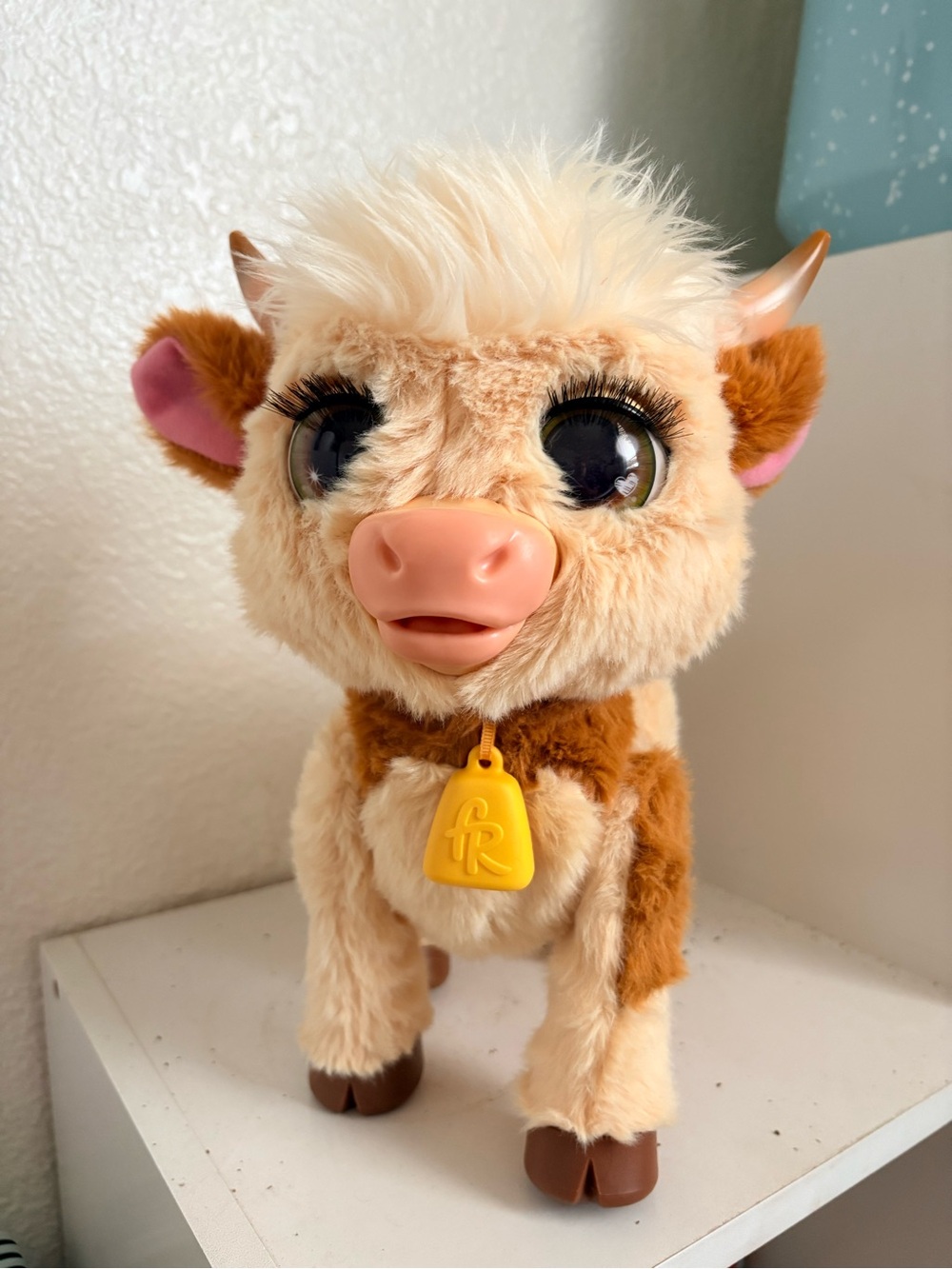 FurReal Maggie the Feed & Follow Cow